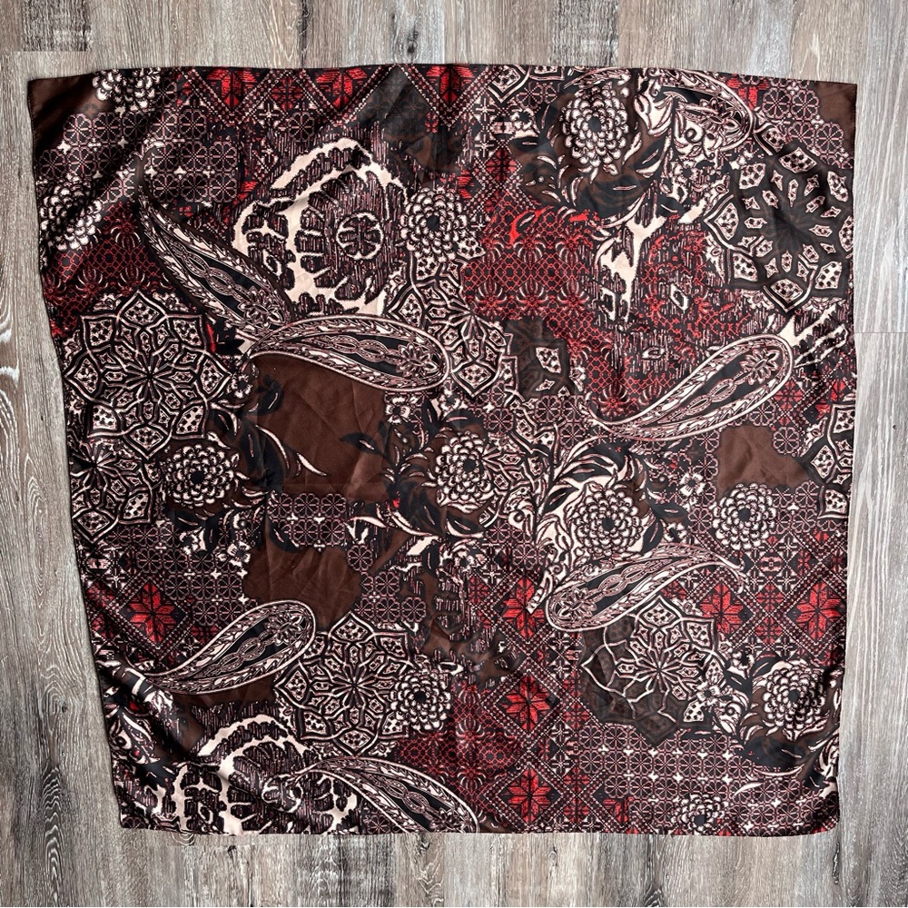 Patterned Scarf - Picture 4 of 5